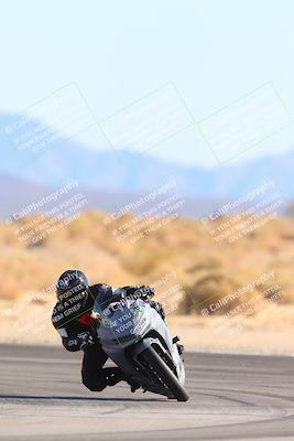 media/Jan-10-2025-CVMA Friday Practice (Fri) [[489e0da257]]/Group 4 and Trackday/Session 4 (Turn 16)/